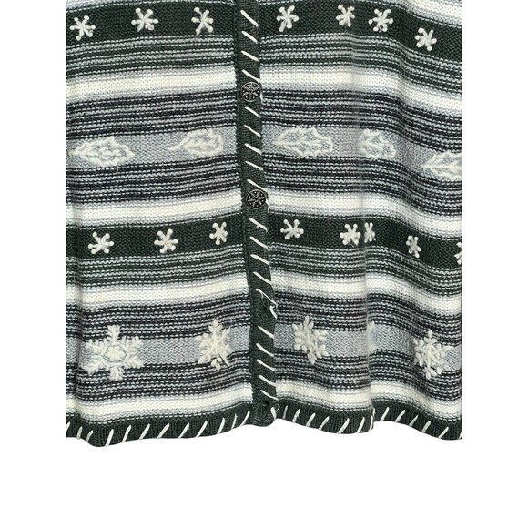 VTG Snowflake Winter Knit Button Fall Holiday Green Cardigan Hand Embroidered Sm - Picture 4 of 13